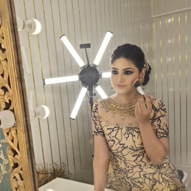 Thehairloungebyridaali